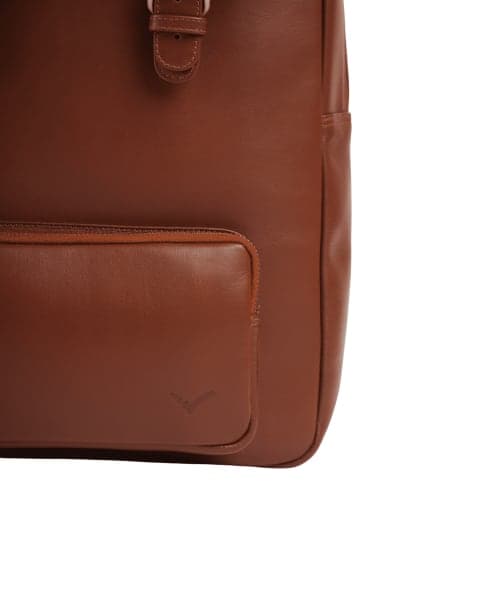 How to Choose a Leather Bag That Ages Better Than You Do